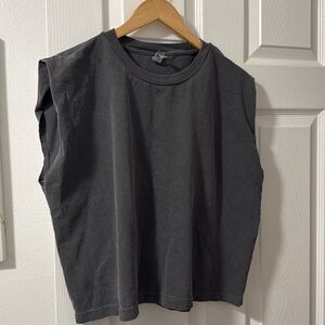 Muscle tee crop